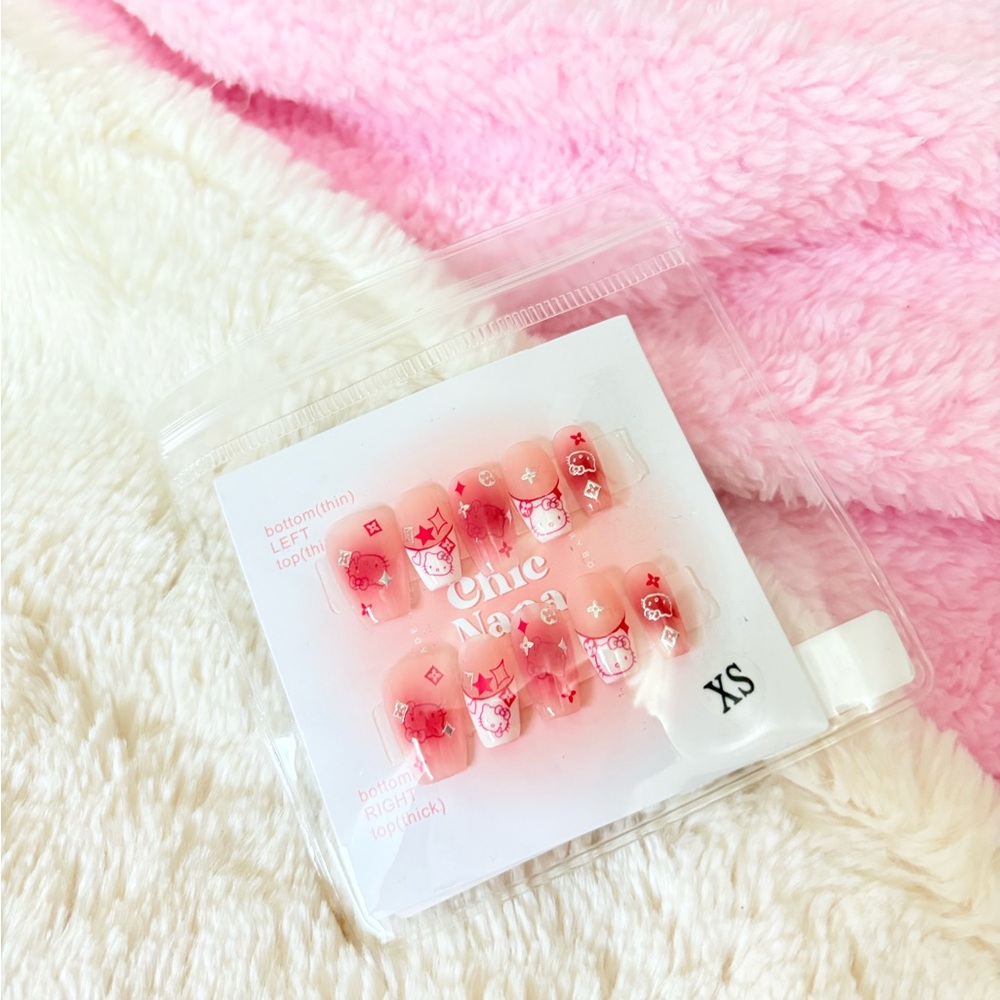 Glue on nail set - Hello Kitty